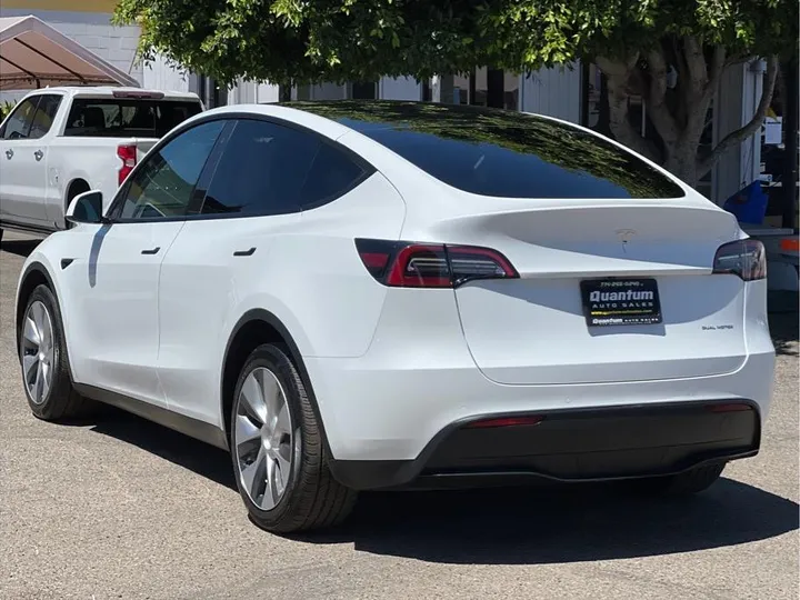 WHITE, 2021 TESLA MODEL Y Image 3