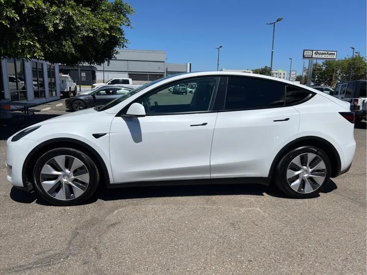 WHITE, 2021 TESLA MODEL Y Image 2