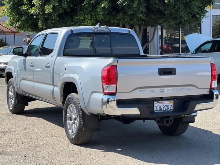 SILVER, 2017 TOYOTA TACOMA DOUBLE CAB Image 3