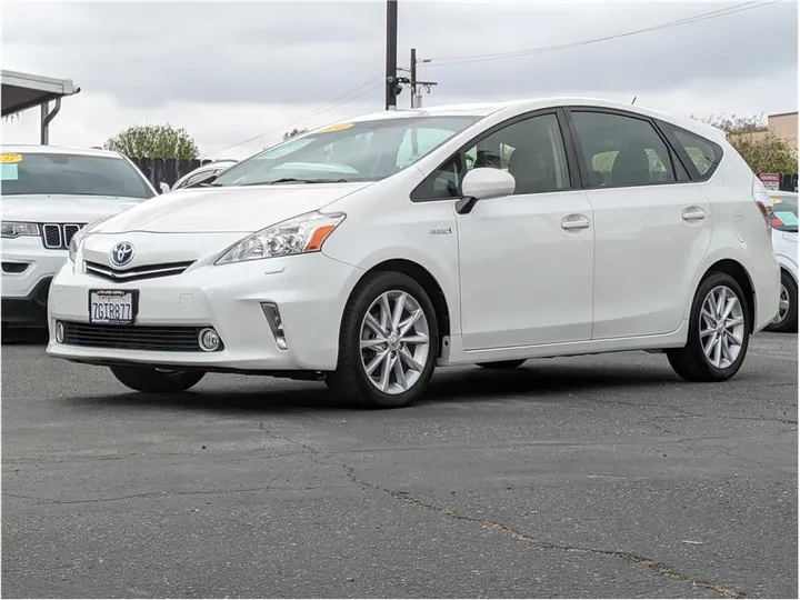 WHITE, 2014 TOYOTA PRIUS V Image 1