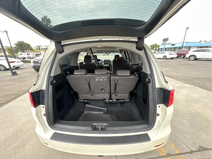 WHITE, 2018 HONDA ODYSSEY Image 11