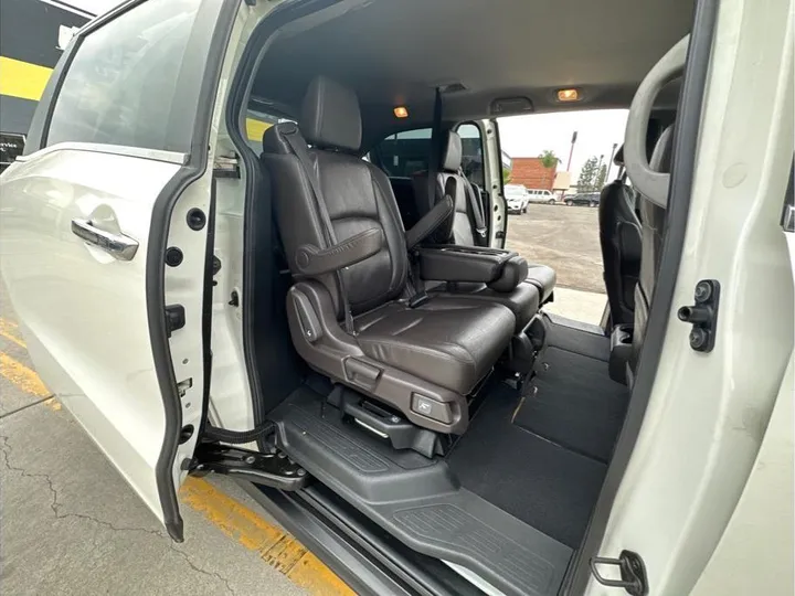 WHITE, 2018 HONDA ODYSSEY Image 12