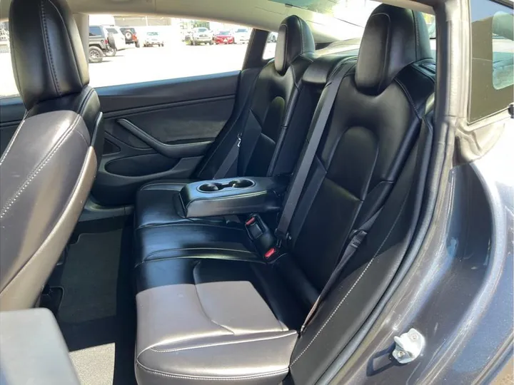 GRAY, 2018 TESLA MODEL 3 Image 13