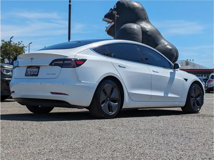 WHITE, 2018 TESLA MODEL 3 Image 5