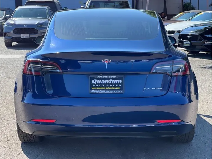 BLUE, 2019 TESLA MODEL 3 Image 4