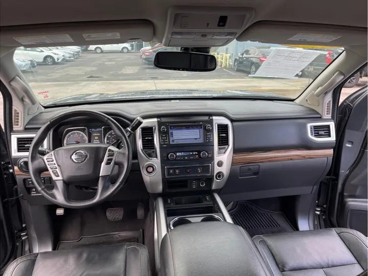 GRAY, 2017 NISSAN TITAN CREW CAB Image 14