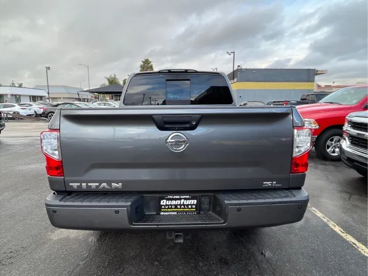 GRAY, 2017 NISSAN TITAN CREW CAB Image 6