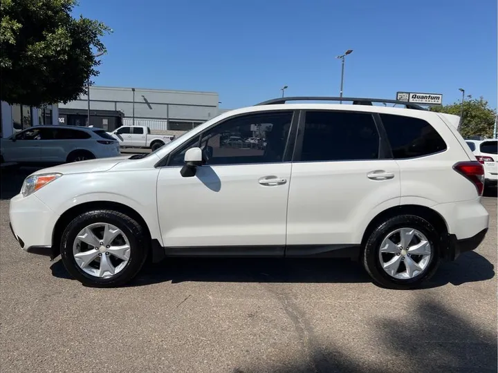 WHITE, 2015 SUBARU FORESTER Image 2