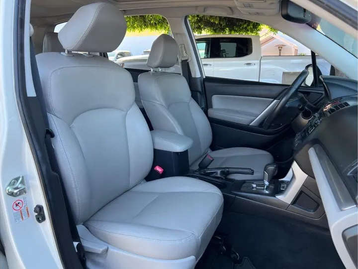 WHITE, 2015 SUBARU FORESTER Image 12