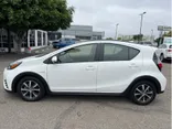 WHITE, 2019 TOYOTA PRIUS C Thumnail Image 2