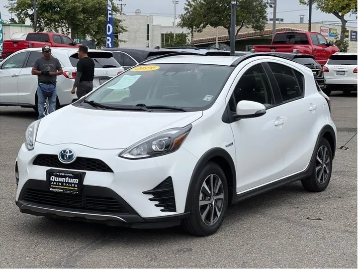 WHITE, 2019 TOYOTA PRIUS C Image 1