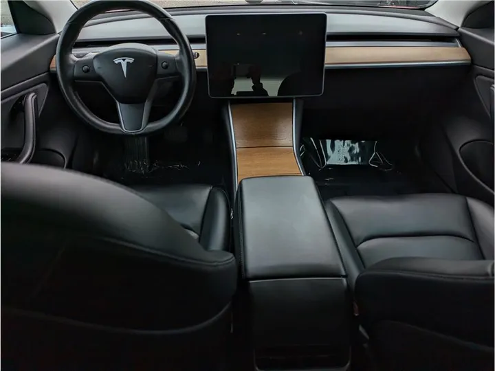 RED, 2018 TESLA MODEL 3 Image 16