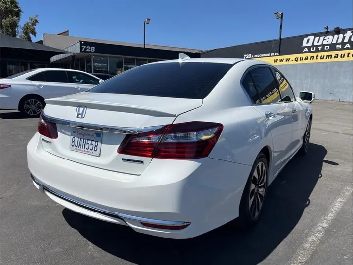 WHITE, 2017 HONDA ACCORD HYBRID Image 5