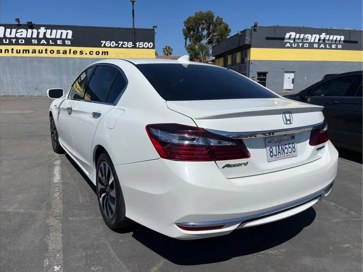 WHITE, 2017 HONDA ACCORD HYBRID Image 7