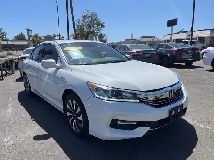 WHITE, 2017 HONDA ACCORD HYBRID Image 3