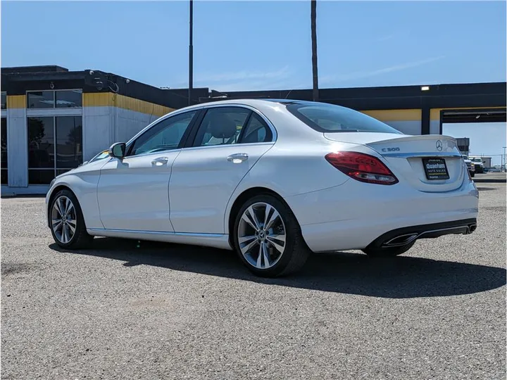 WHITE, 2017 MERCEDES-BENZ C-CLASS Image 3