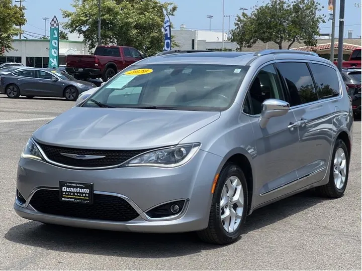 SILVER, 2020 CHRYSLER PACIFICA Image 1