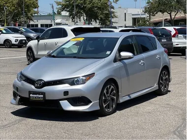 SILVER, 2017 TOYOTA COROLLA IM Image 