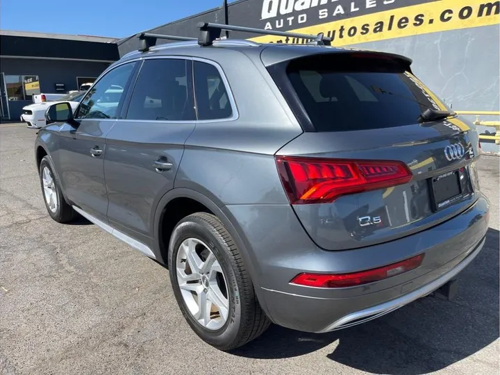 GRAY, 2019 AUDI Q5 Image 7