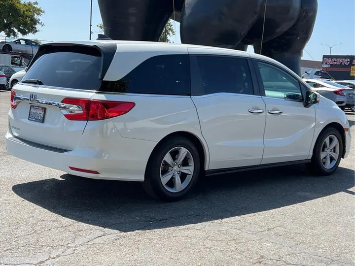 WHITE, 2018 HONDA ODYSSEY Image 5