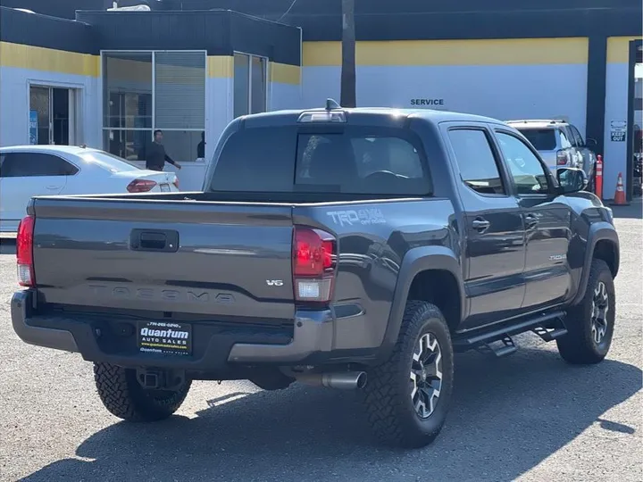 GRAY, 2018 TOYOTA TACOMA DOUBLE CAB Image 5