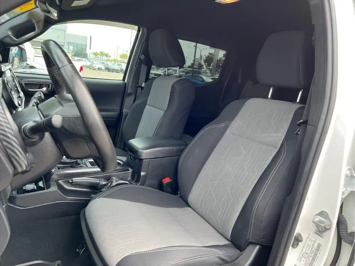 WHITE, 2021 TOYOTA TACOMA DOUBLE CAB Image 11