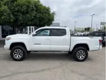 WHITE, 2021 TOYOTA TACOMA DOUBLE CAB Thumnail Image 2