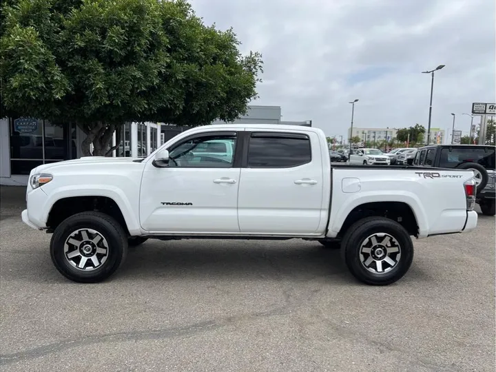 WHITE, 2021 TOYOTA TACOMA DOUBLE CAB Image 2