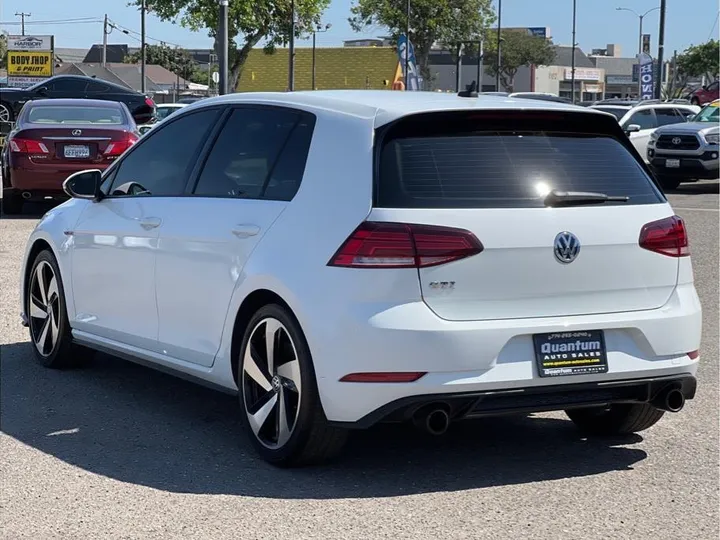 WHITE, 2018 VOLKSWAGEN GOLF GTI Image 3