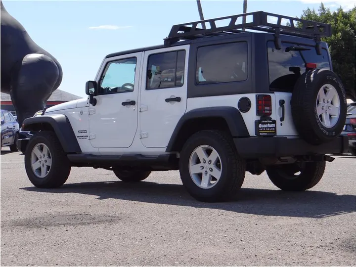 WHITE, 2017 JEEP WRANGLER UNLIMITED Image 3