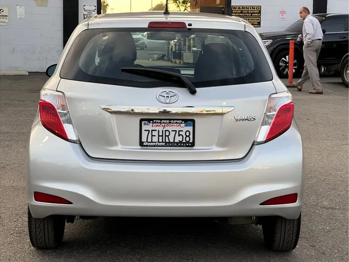 SILVER, 2014 TOYOTA YARIS Image 4