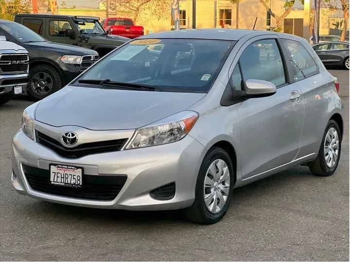 SILVER, 2014 TOYOTA YARIS Image 1