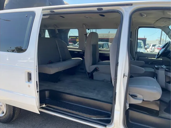 WHITE, 2011 FORD E350 SUPER DUTY PASSENGER Image 13