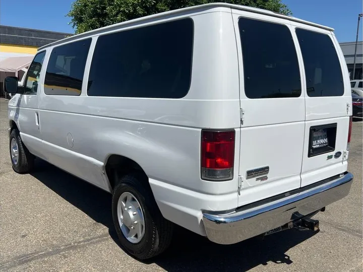 WHITE, 2011 FORD E350 SUPER DUTY PASSENGER Image 3