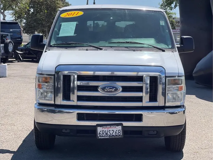 WHITE, 2011 FORD E350 SUPER DUTY PASSENGER Image 8