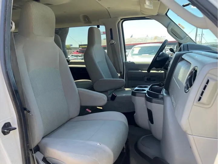 WHITE, 2011 FORD E350 SUPER DUTY PASSENGER Image 12