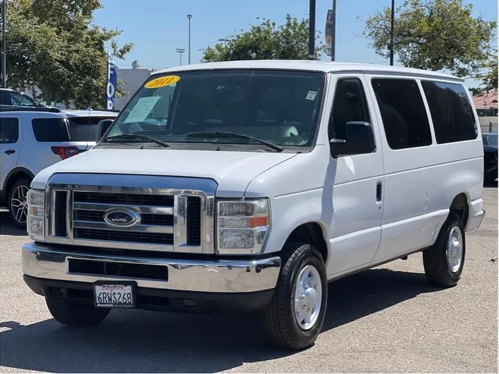 WHITE, 2011 FORD E350 SUPER DUTY PASSENGER Image 1