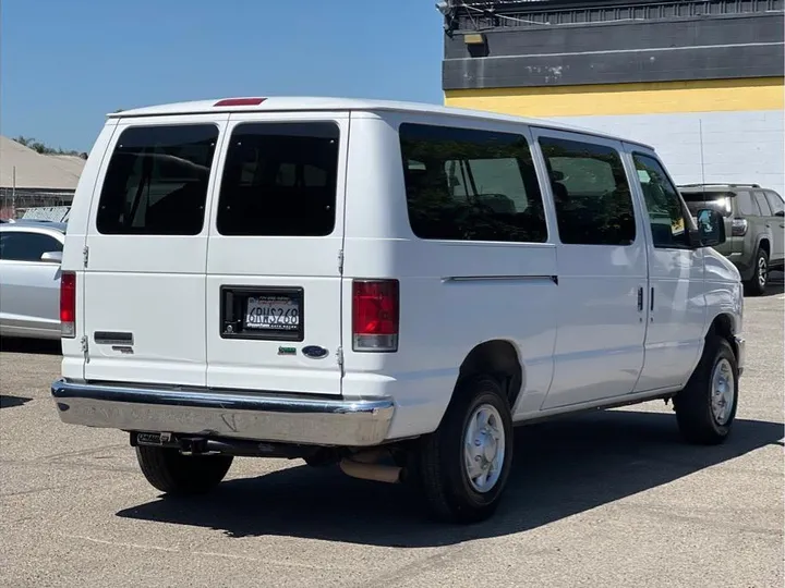 WHITE, 2011 FORD E350 SUPER DUTY PASSENGER Image 5