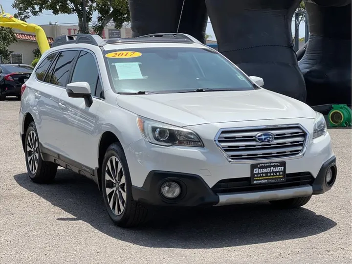 WHITE, 2017 SUBARU OUTBACK Image 7