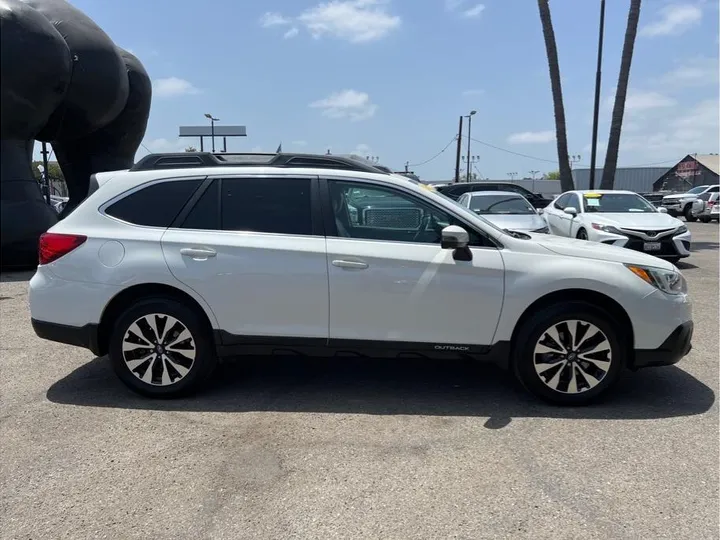 WHITE, 2017 SUBARU OUTBACK Image 6