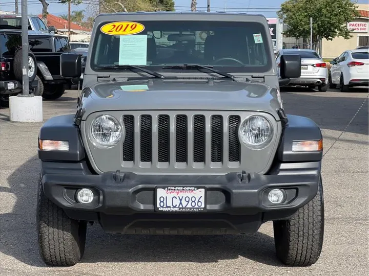 GRAY, 2019 JEEP WRANGLER UNLIMITED Image 8