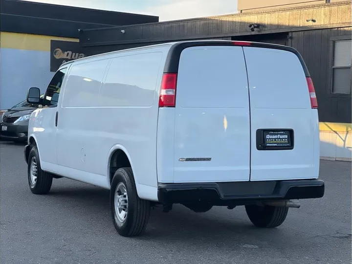 WHITE, 2023 CHEVROLET EXPRESS 2500 CARGO Image 3