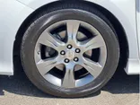 WHITE, 2015 TOYOTA SIENNA Thumnail Image 9