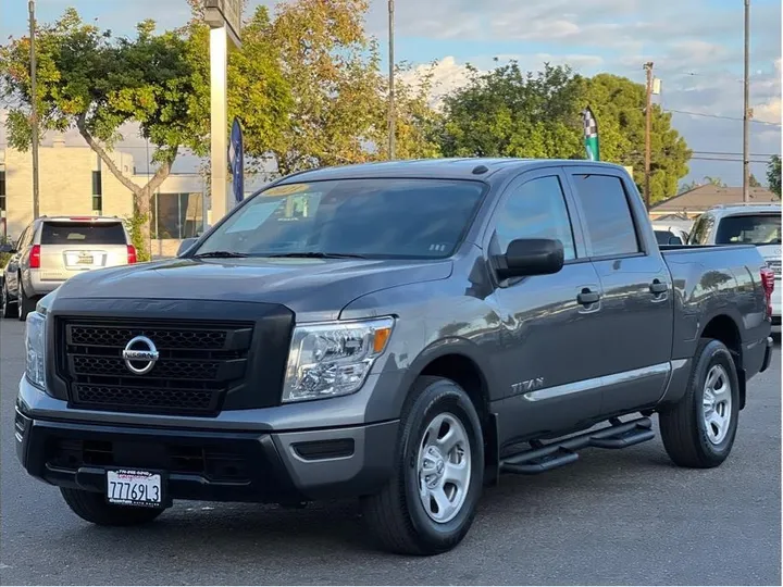 GRAY, 2021 NISSAN TITAN CREW CAB Image 1