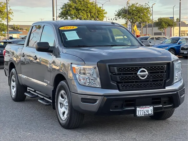 GRAY, 2021 NISSAN TITAN CREW CAB Image 7