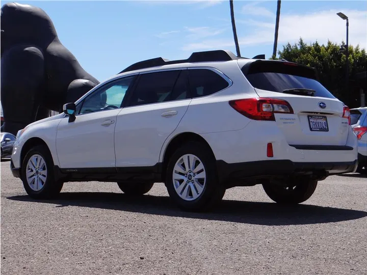 WHITE, 2016 SUBARU OUTBACK Image 2