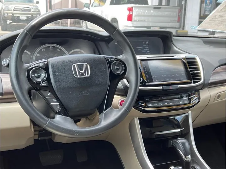 GOLD, 2016 HONDA ACCORD Image 15