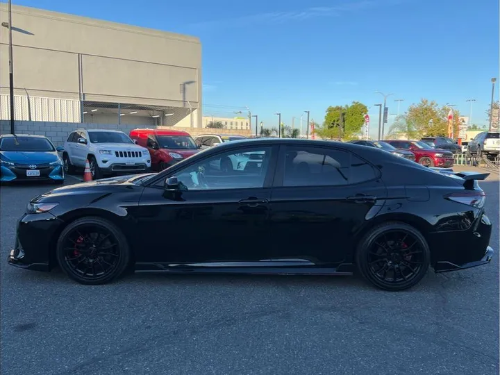 BLACK, 2022 TOYOTA CAMRY Image 2