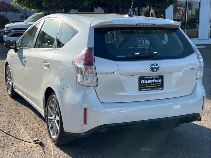 WHITE, 2016 TOYOTA PRIUS V Image 3