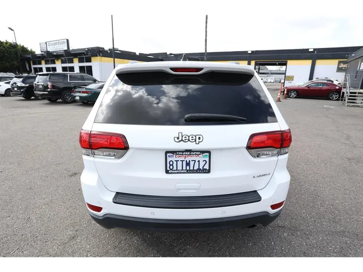 WHITE, 2021 JEEP GRAND CHEROKEE Image 4